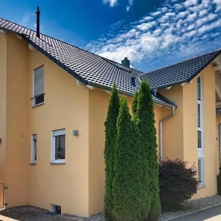 2 Apartment, 70 Qm, Max 4 Pers, Private Terasse, 2 Parkplaetze, Internet 250 Mbit * Gaertringen