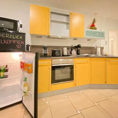 شقة 2 Apartment, 70 Qm, Max 4 Pers, Private Terasse, Parkplatz, Internet 250 Mbit *