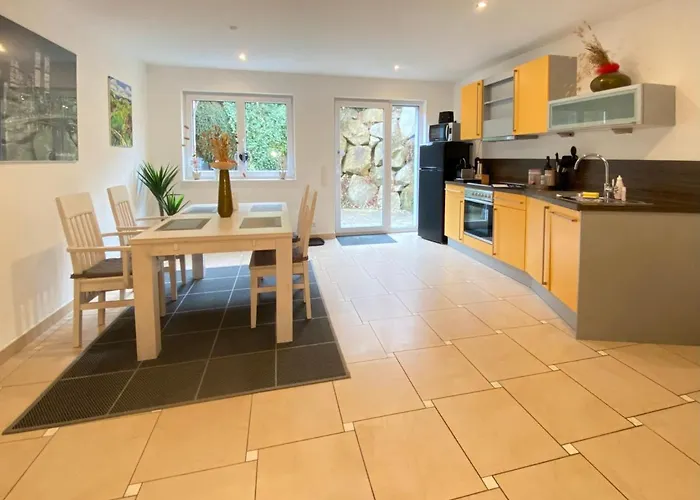 2 Apartment, 70 Qm, Max 4 Pers, Private Terasse, Parkplatz, Internet 250 Mbit Appartamento *