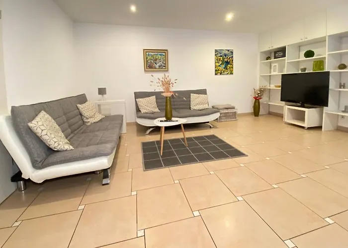 Appartamento 2 Apartment, 70 Qm, Max 4 Pers, Private Terasse, Parkplatz, Internet 250 Mbit