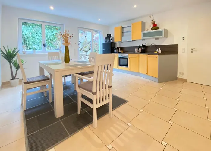 2 Apartment, 70 Qm, Max 4 Pers, Private Terasse, Parkplatz, Internet 250 Mbit Appartamento