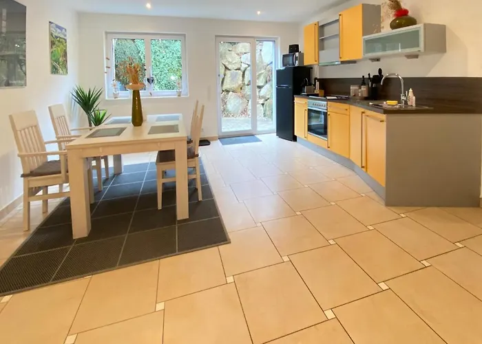 Appartamento 2 Apartment, 70 Qm, Max 4 Pers, Private Terasse, Parkplatz, Internet 250 Mbit Gärtringen