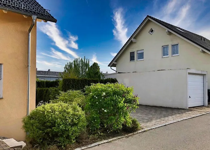 2 Apartment, 70 Qm, Max 4 Pers, Private Terasse, Parkplatz, Internet 250 Mbit Appartamento *