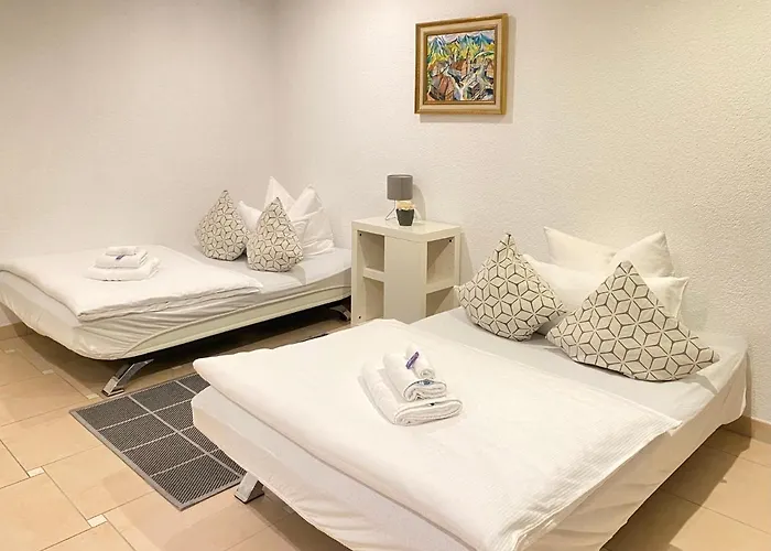 2 Apartment, 70 Qm, Max 4 Pers, Private Terasse, Parkplatz, Internet 250 Mbit Gärtringen